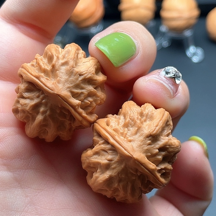 文玩核桃把件霸王龙小粗筋