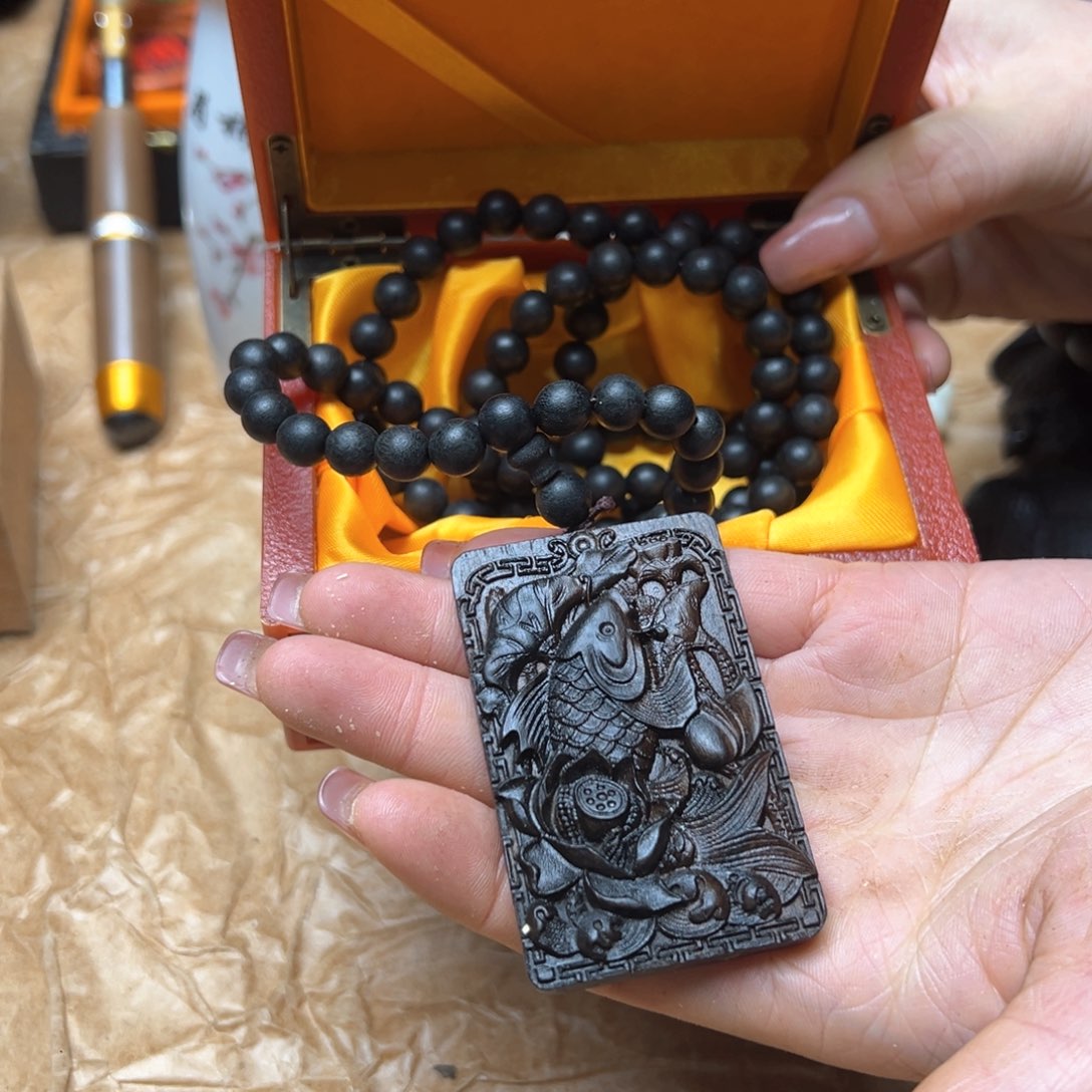 滴血莲花菩提吊坠