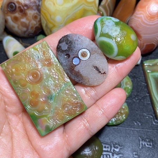 石英质玉珠宝半成品未镶嵌落**秋