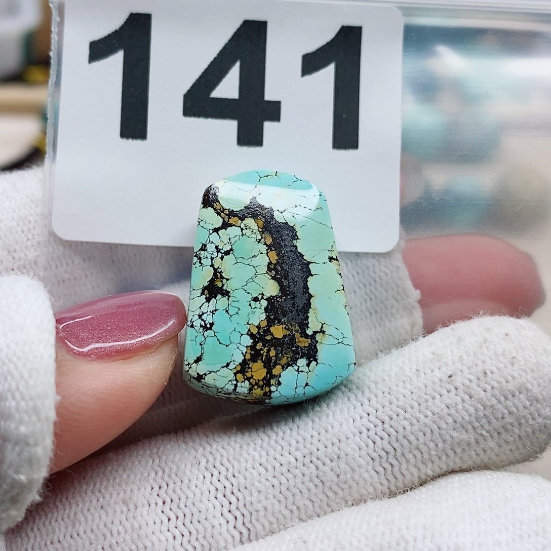 绿松石颈饰未镶嵌