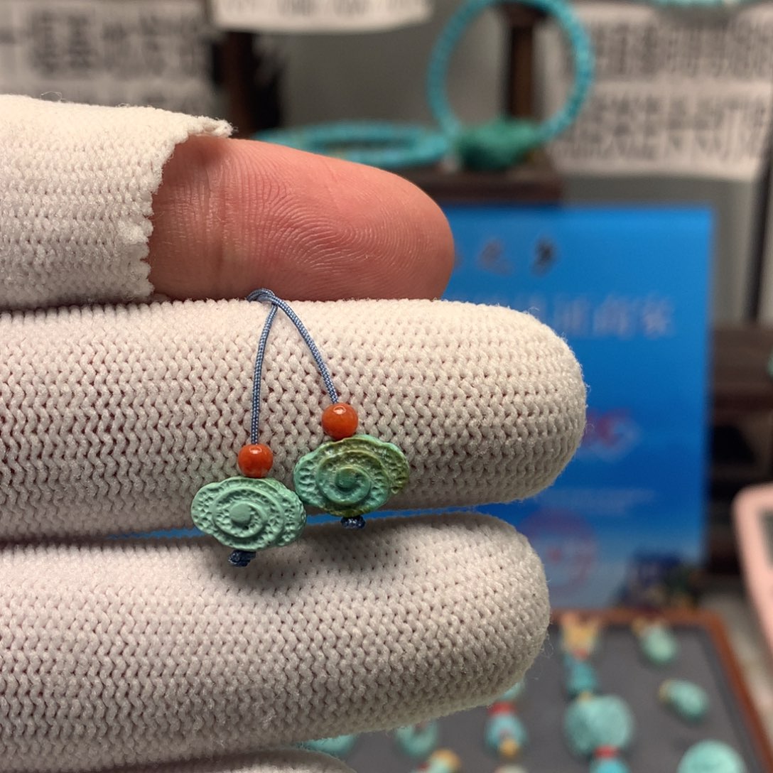 绿松石未镶嵌挂件