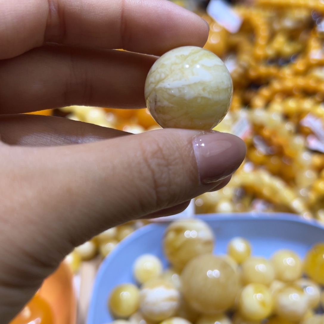 琥珀珠宝奇石未镶嵌