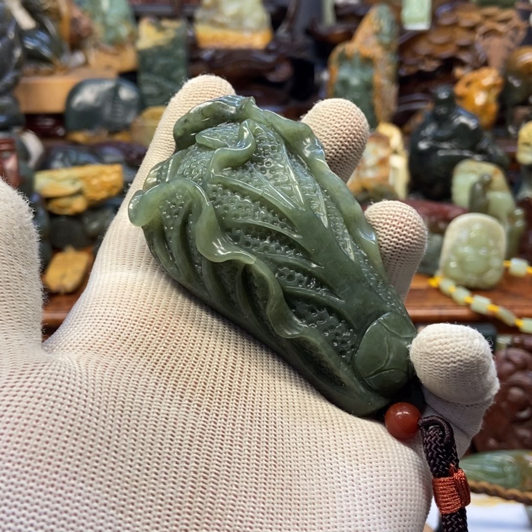 岫岩河磨玉（透闪石质玉）把件未镶嵌