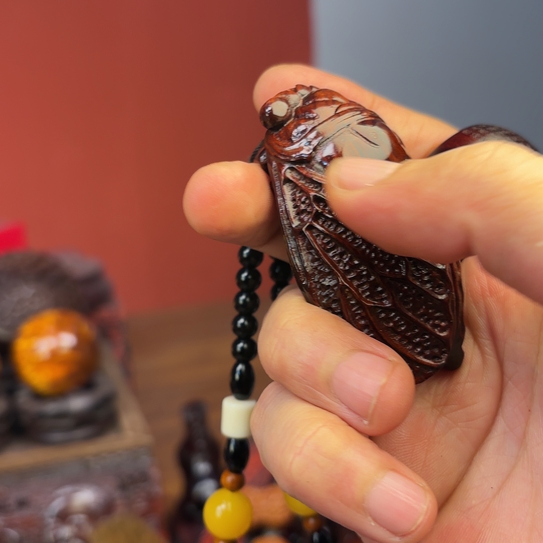 檀香紫檀（小叶紫檀）蝉