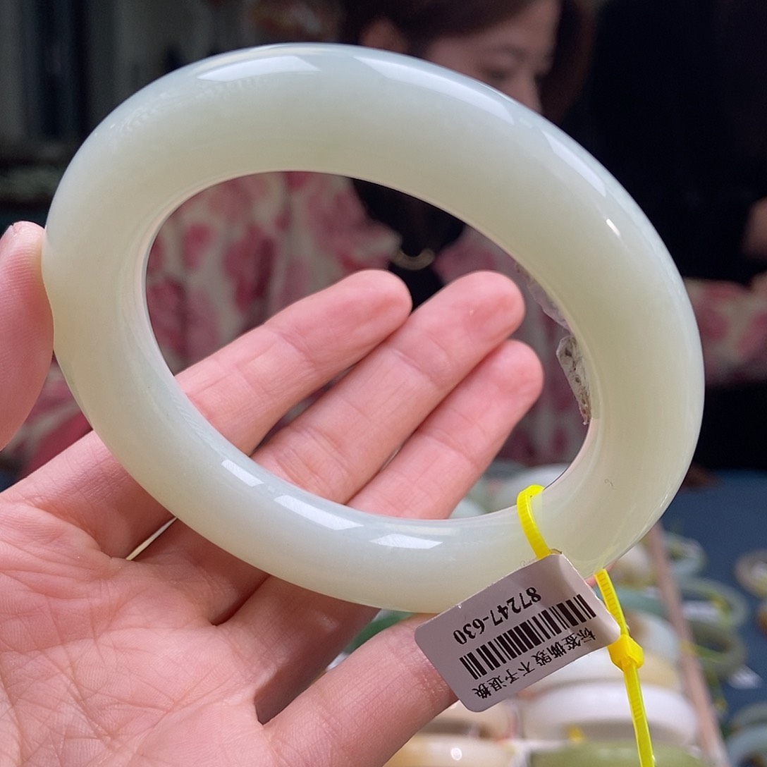 和田玉手镯未镶嵌61