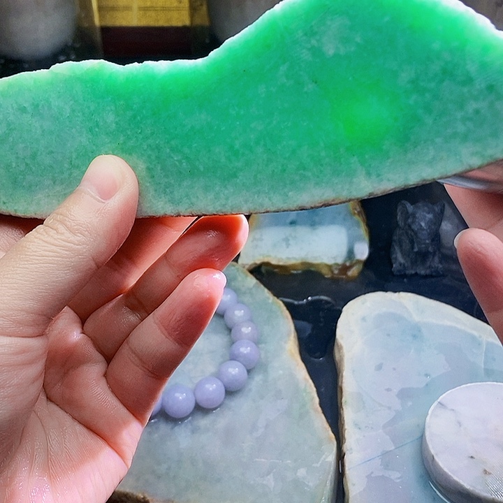 翡翠未镶嵌颈饰毛料36