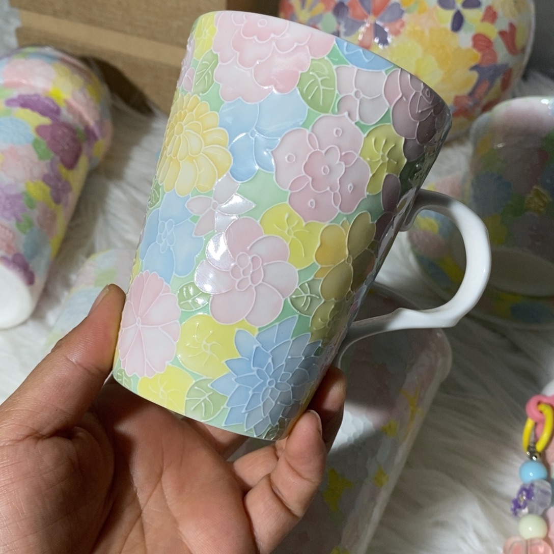 杯杯先用温水清洗洗净