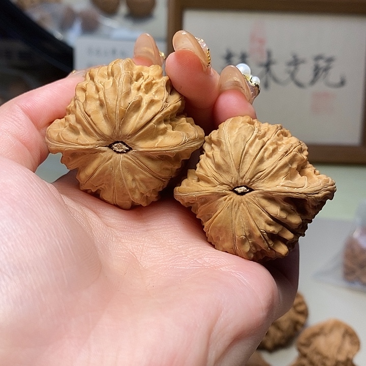 文玩核桃吊坠44磨盘