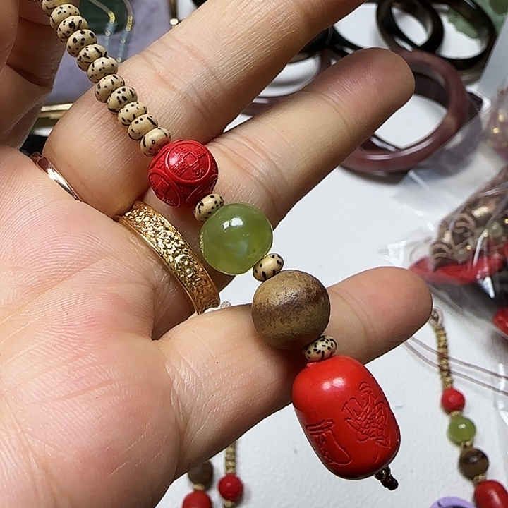 蛇纹石玉未镶嵌手绳