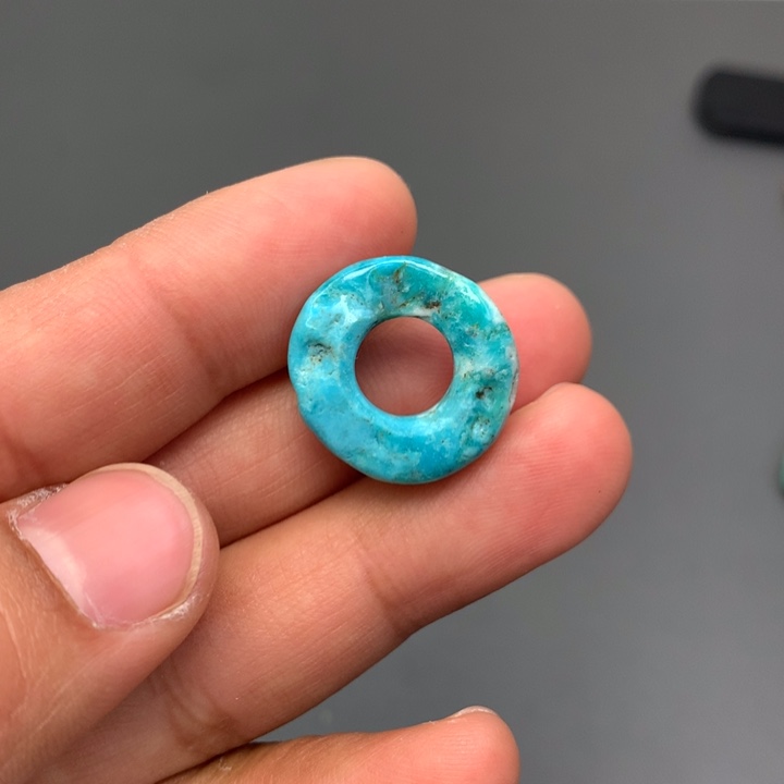 绿松石颈饰未镶嵌