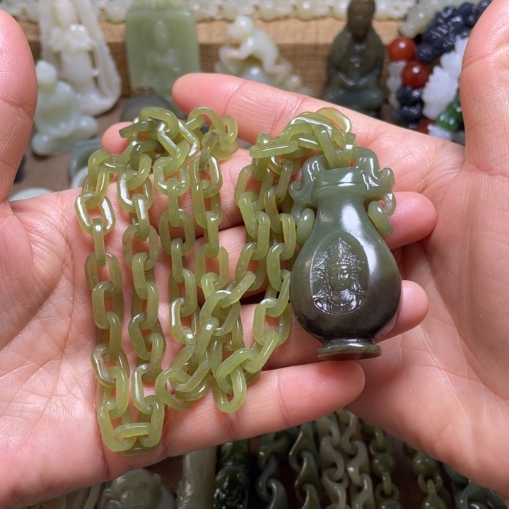 和田玉未镶嵌颈饰