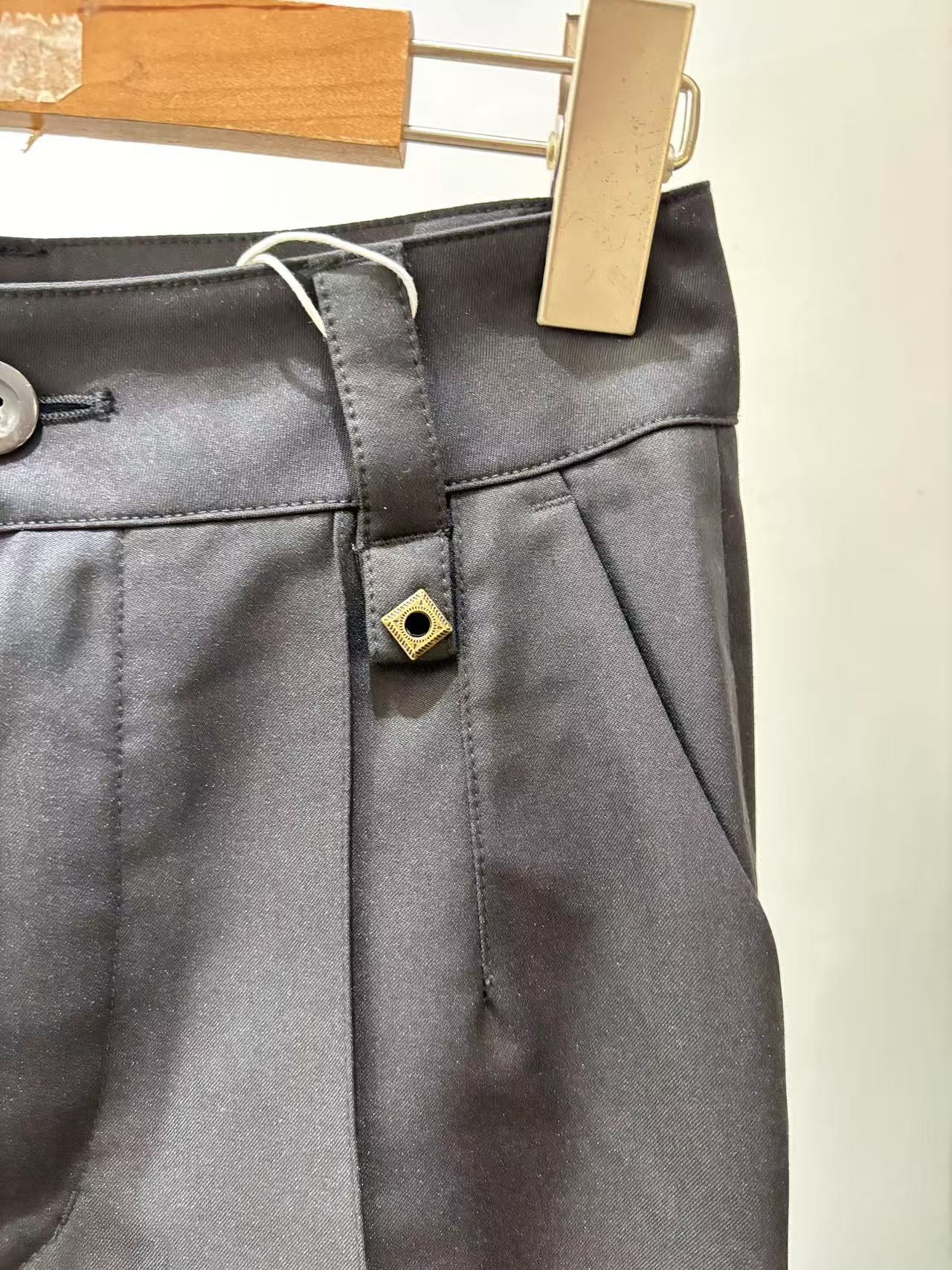 【轻奢】黑色时尚女士潮流百搭修身西装小西裤  22SPFFLMXX171