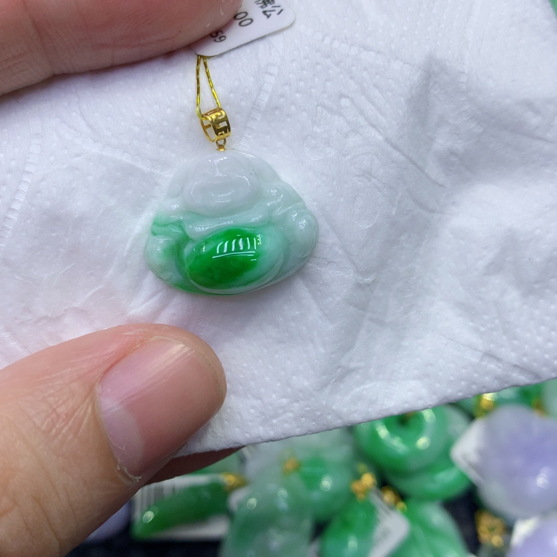 颈饰18K金镶嵌翡翠