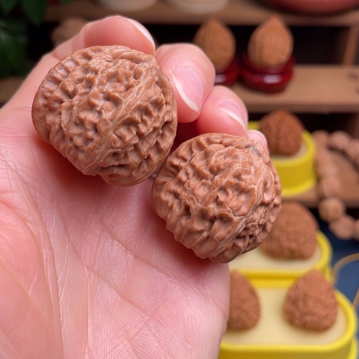 文玩核桃把件留**歌三角白34