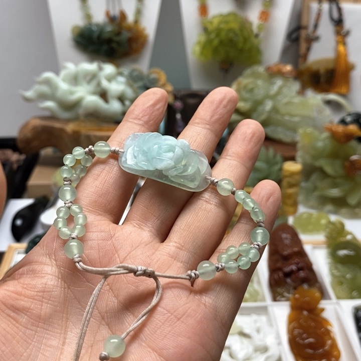 未镶嵌蛇纹石玉手牌