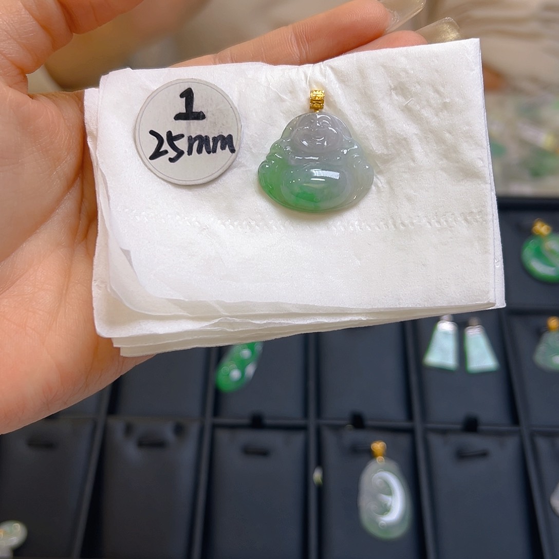 翡翠颈饰18K金镶嵌翡翠