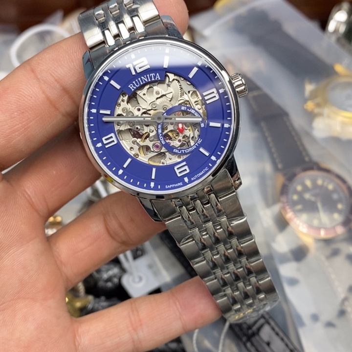 精钢孤品闪电购手表一个