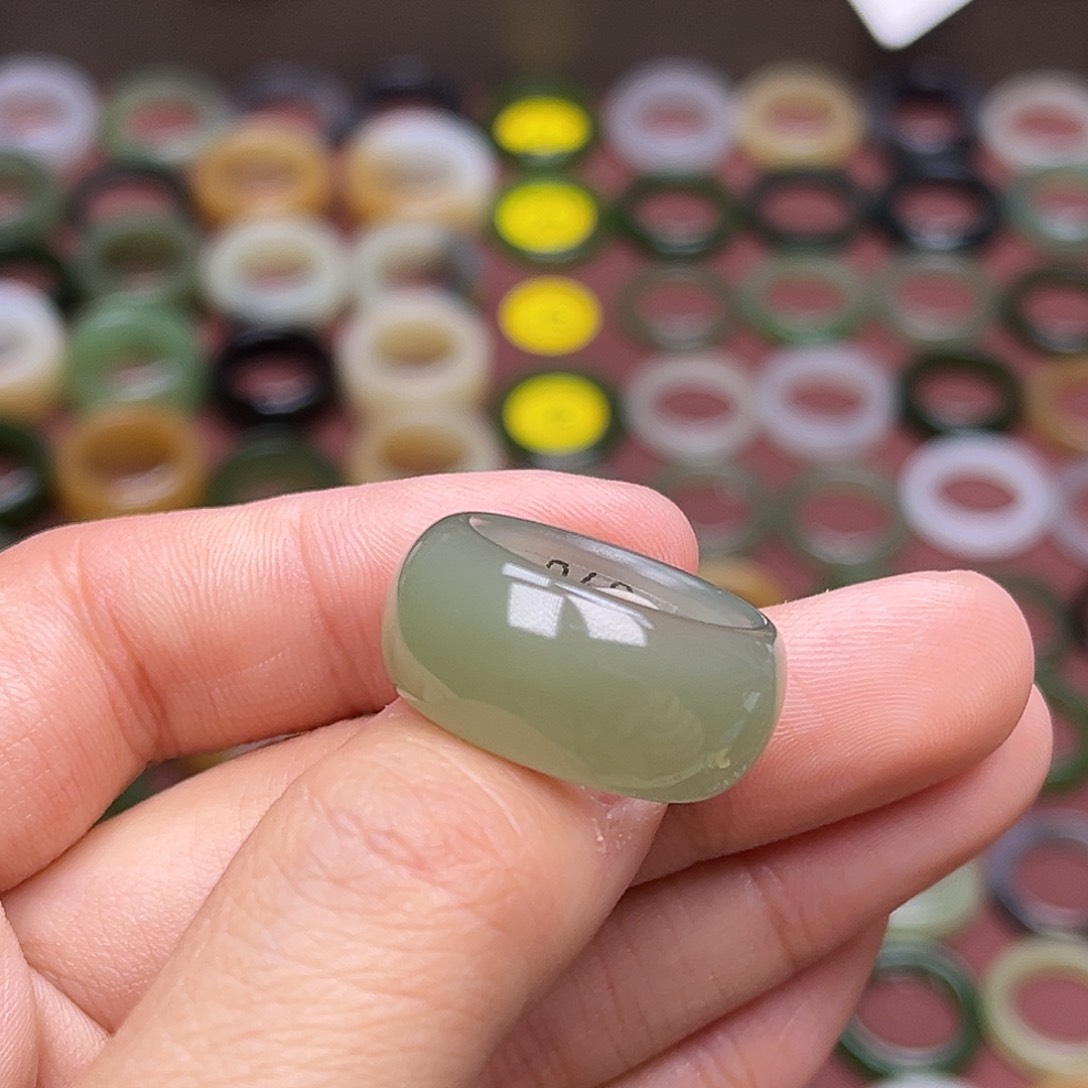 和田玉戒指未镶嵌17内径 雨后青提 无鉴赏