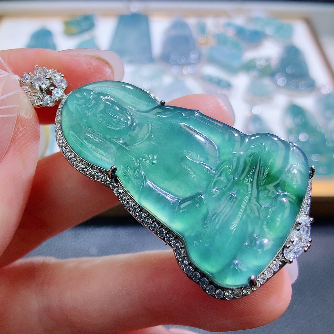 翡翠颈饰未镶嵌翡翠