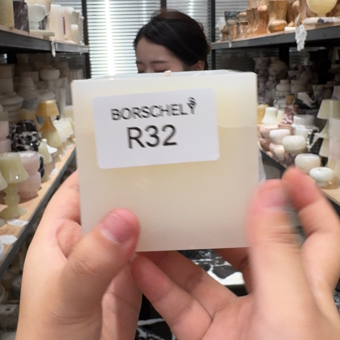 大理石R32。  两个亿。