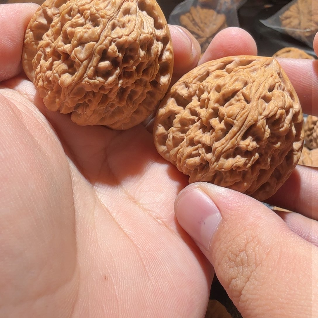 文玩核桃把件三角南疆