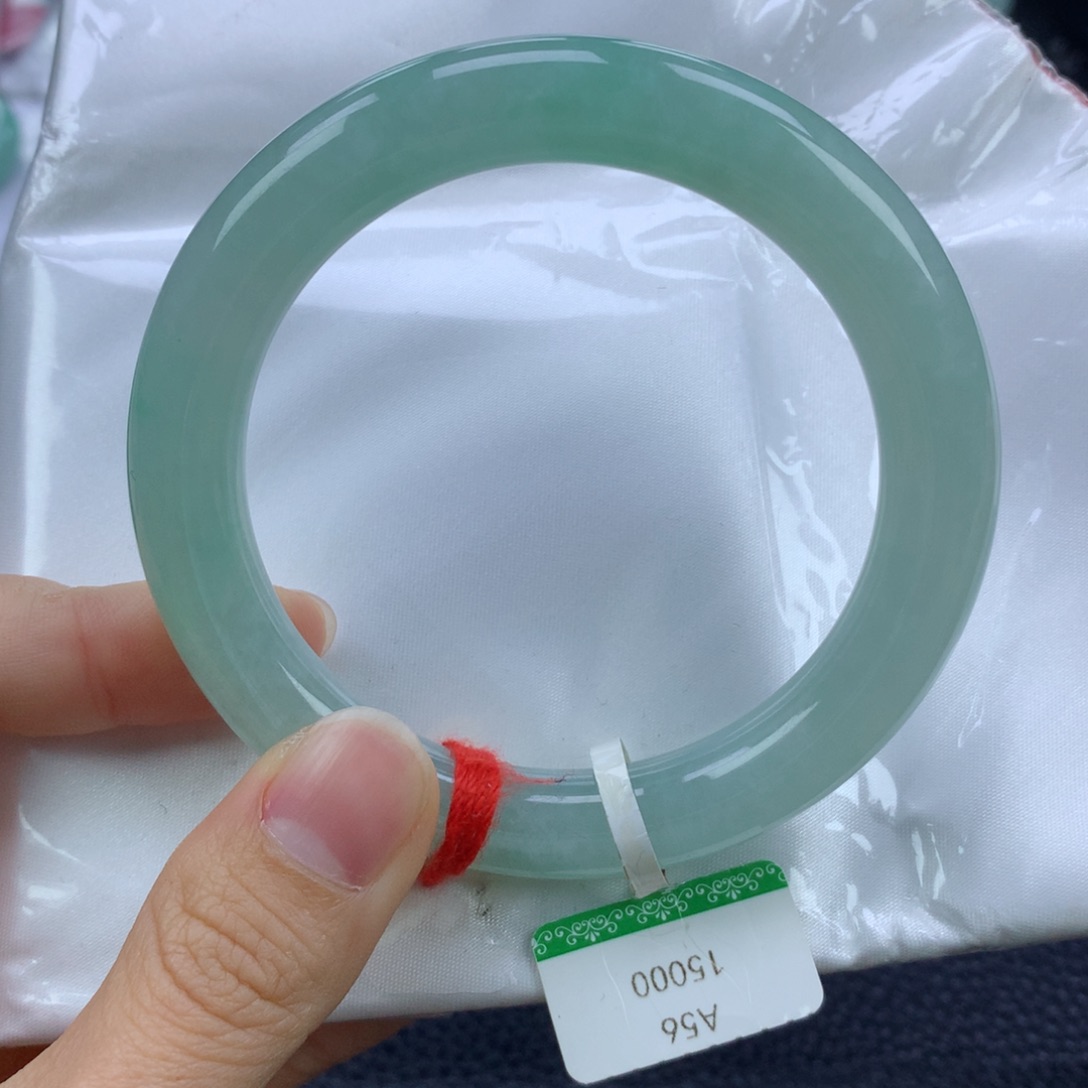 翡翠手镯未镶嵌56圆