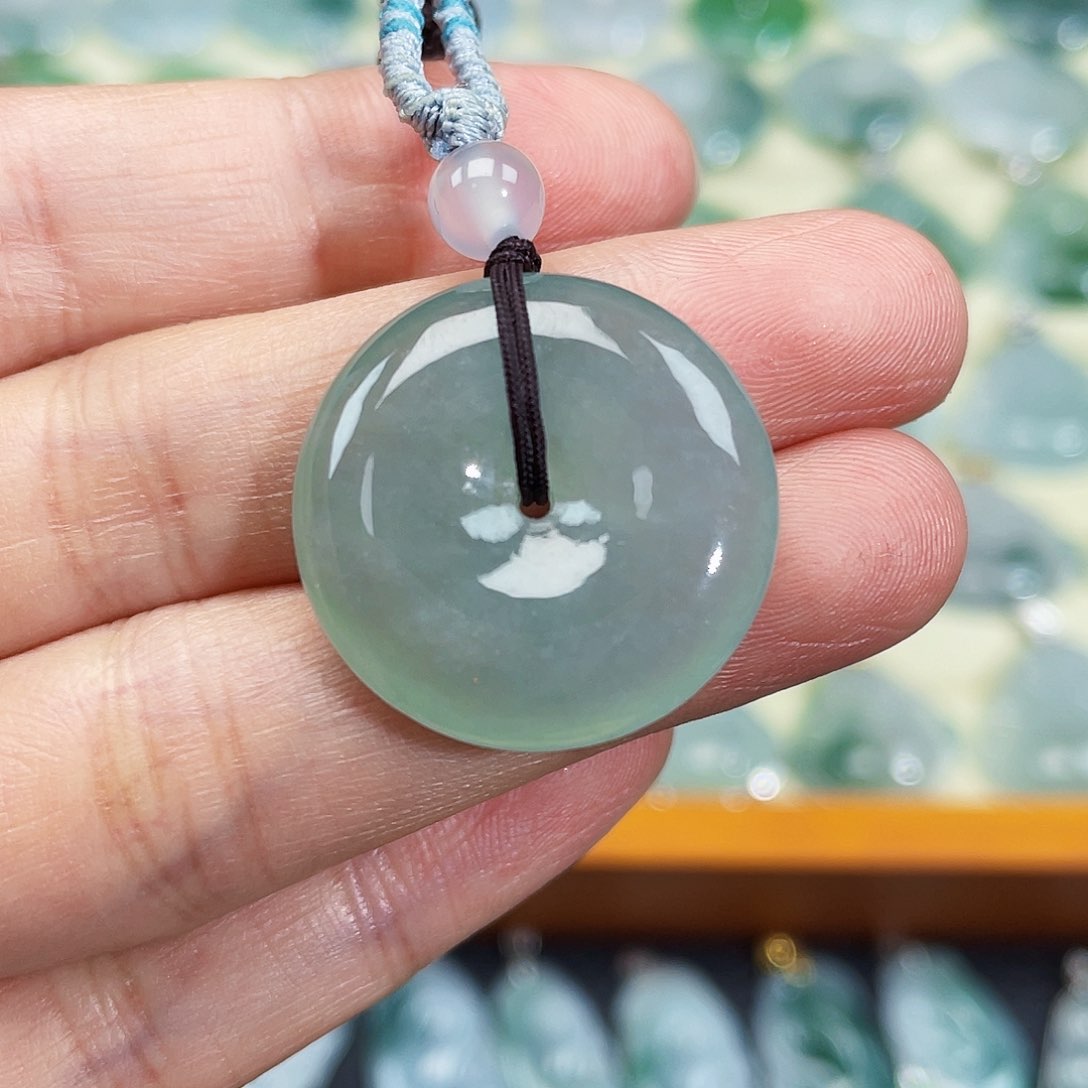 翡翠颈饰未镶嵌吊坠