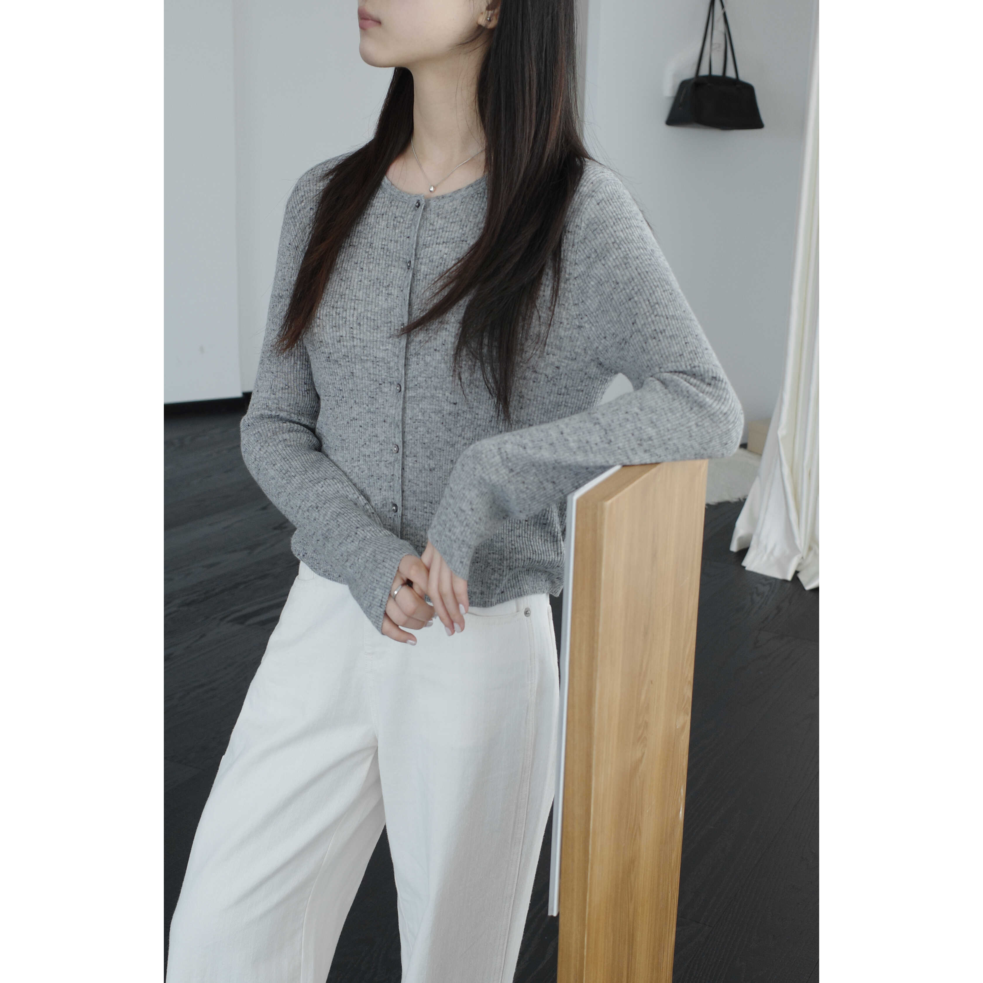 《新品上新》韩系圆领单排扣百搭设计感毛针织衫 11788