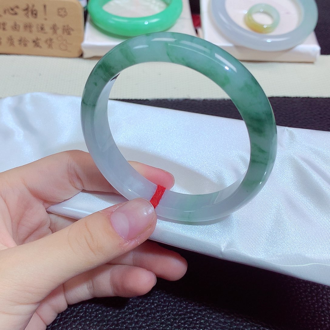 翡翠未镶嵌手镯1281