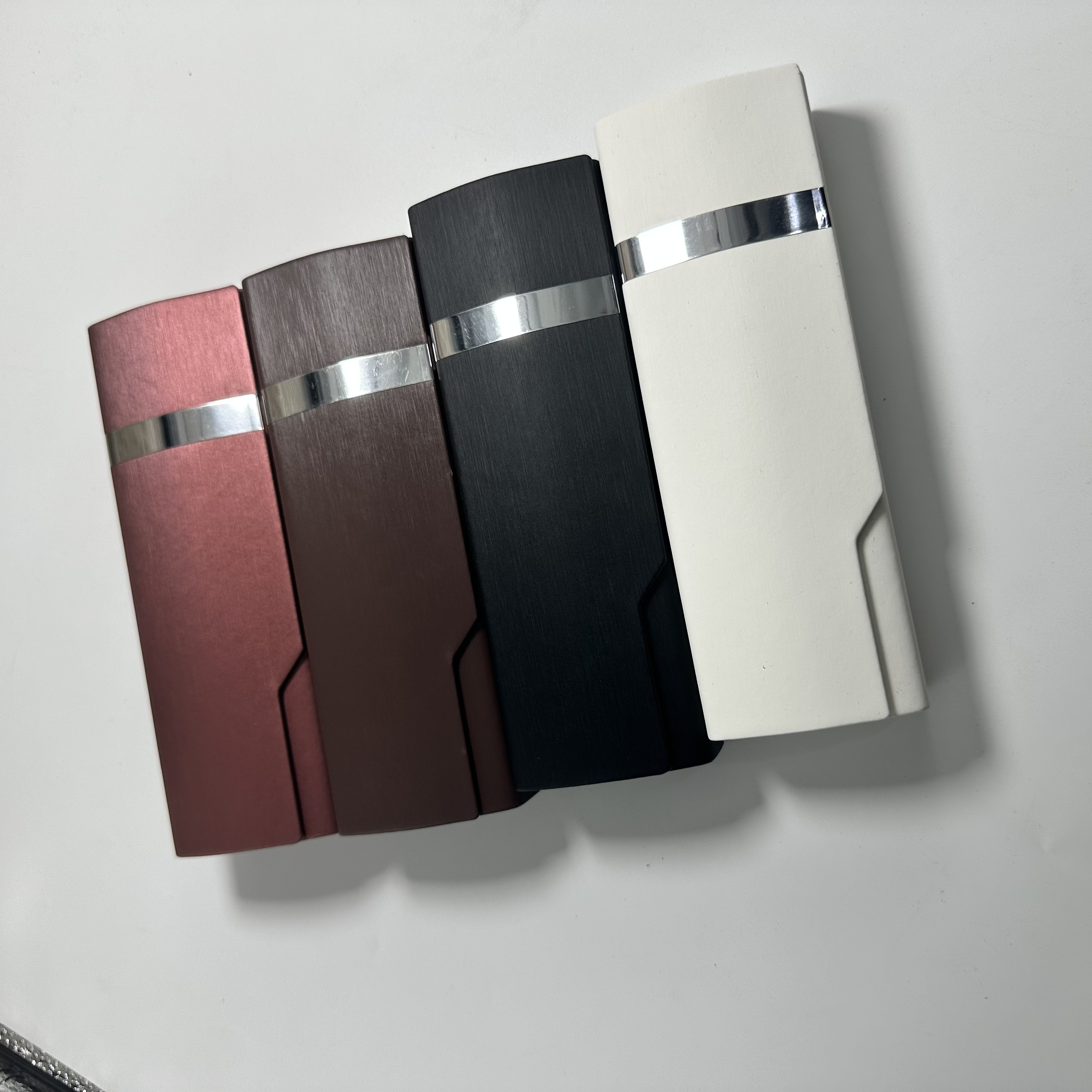 爆款拉丝金属竖条银标眼镜盒 高级感镜盒 200个（可定制）