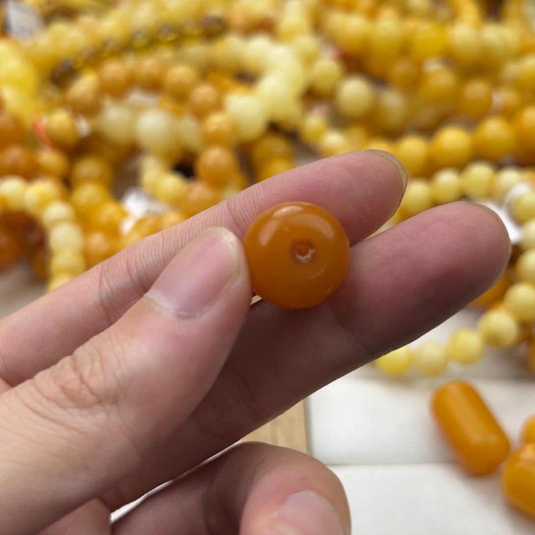 琥珀珠宝奇石未镶嵌