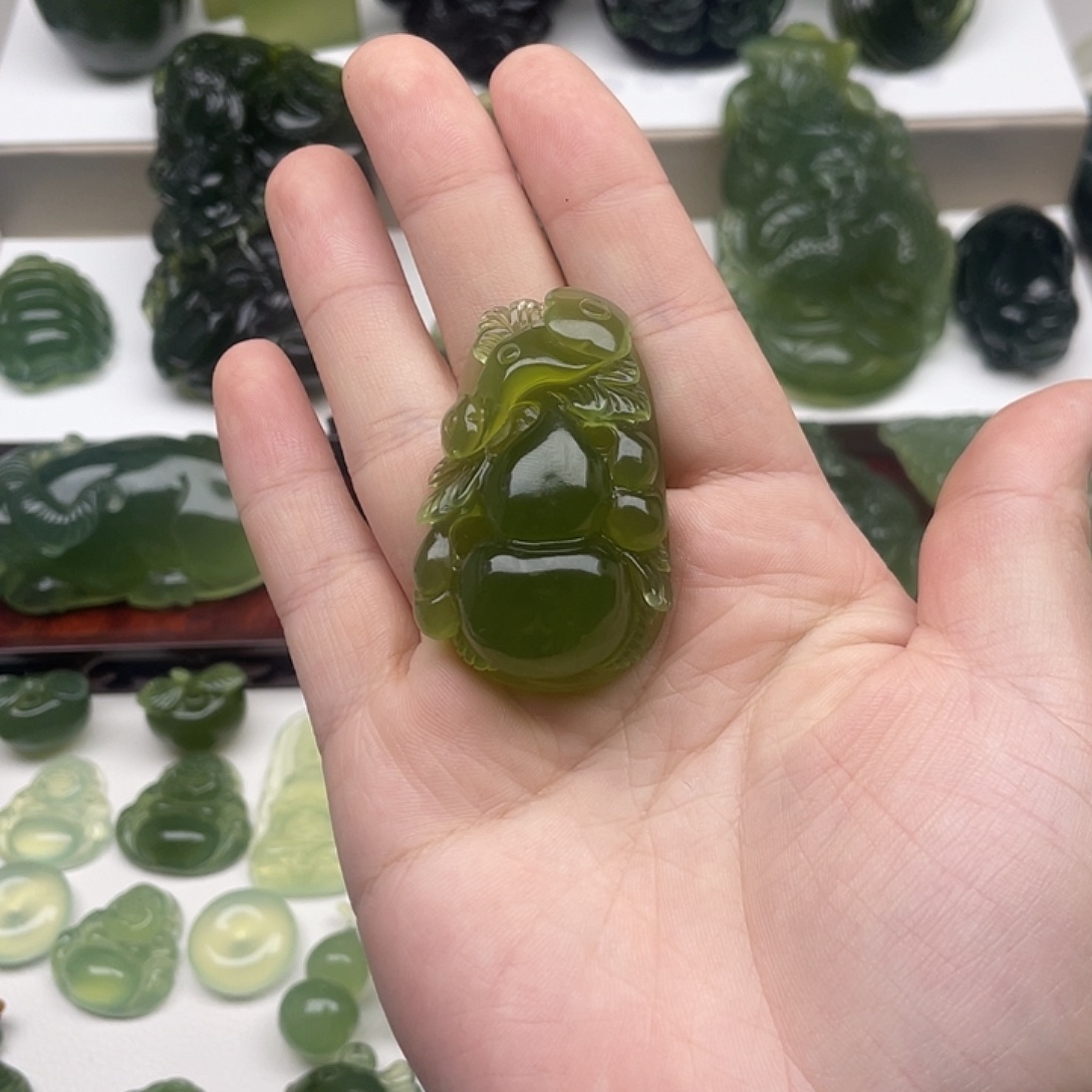 昆***山蛇纹石玉未镶嵌吊坠(赠链)