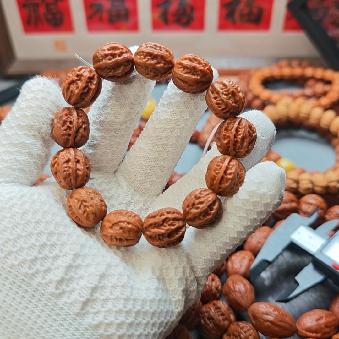 a***c文玩核桃手串深纹肉筋八楞