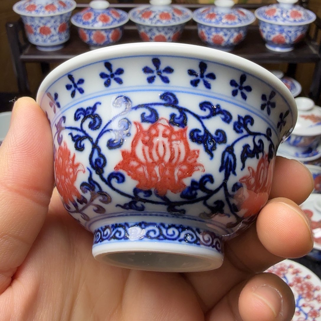 青花釉里红中压手杯矿点微瑕