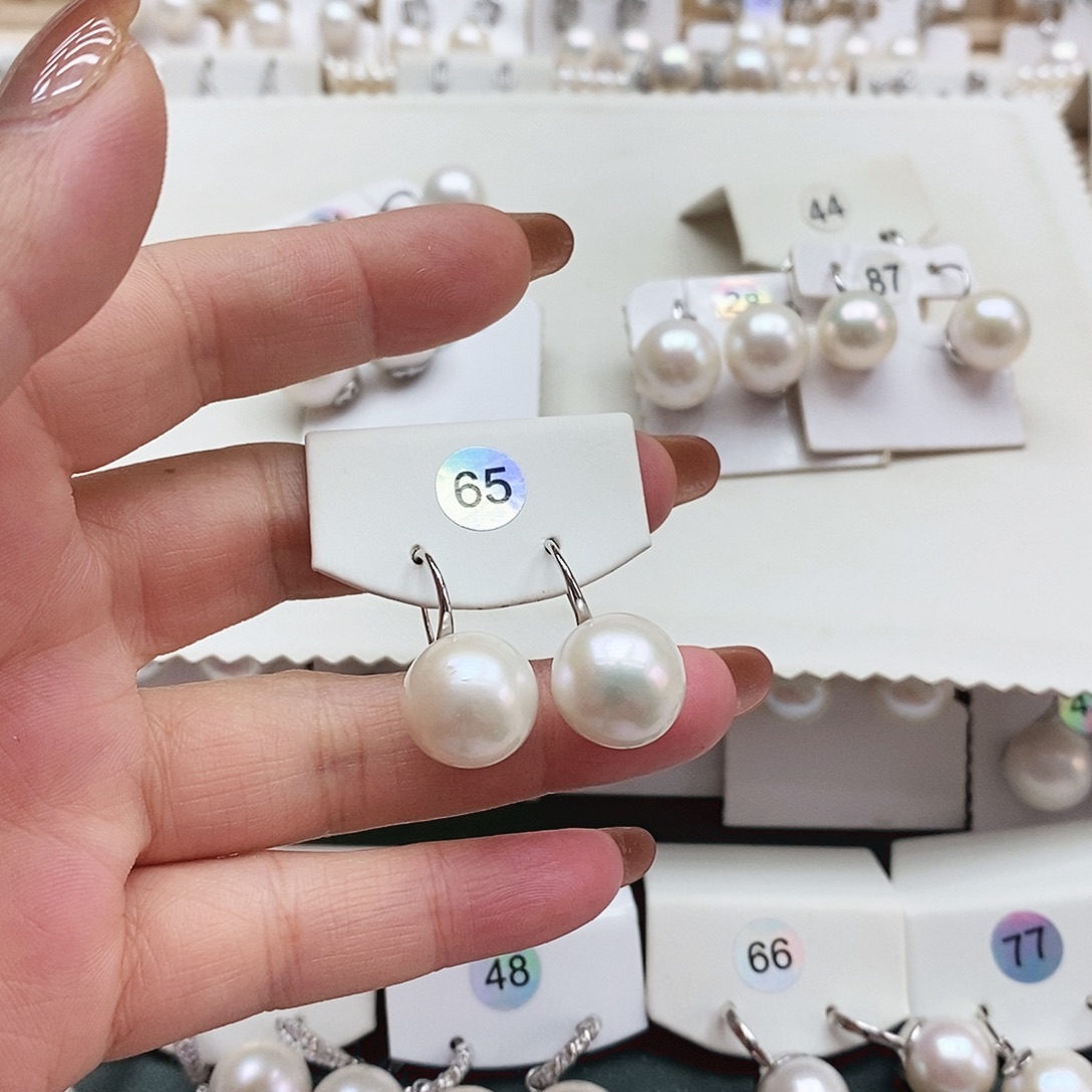 嫣***姐淡水珍珠银S925镶嵌颈饰