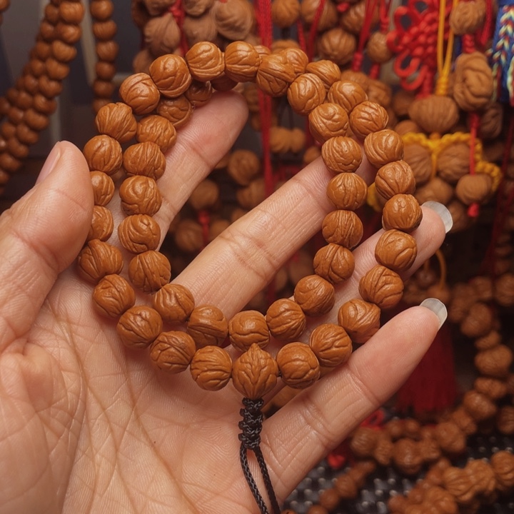 木质类龙纹桃枭挂件