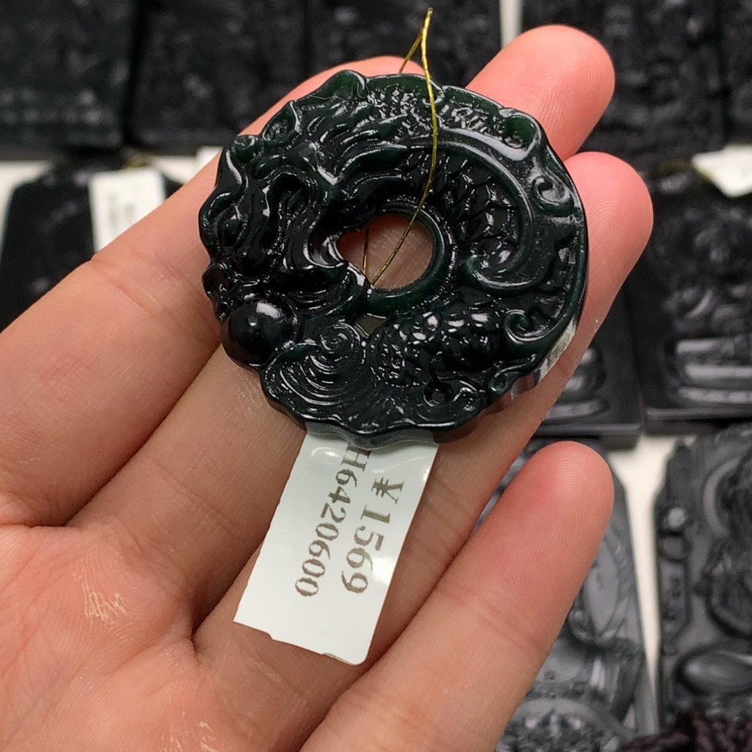 翡翠未镶嵌颈饰天然a货钢琴黑挂件