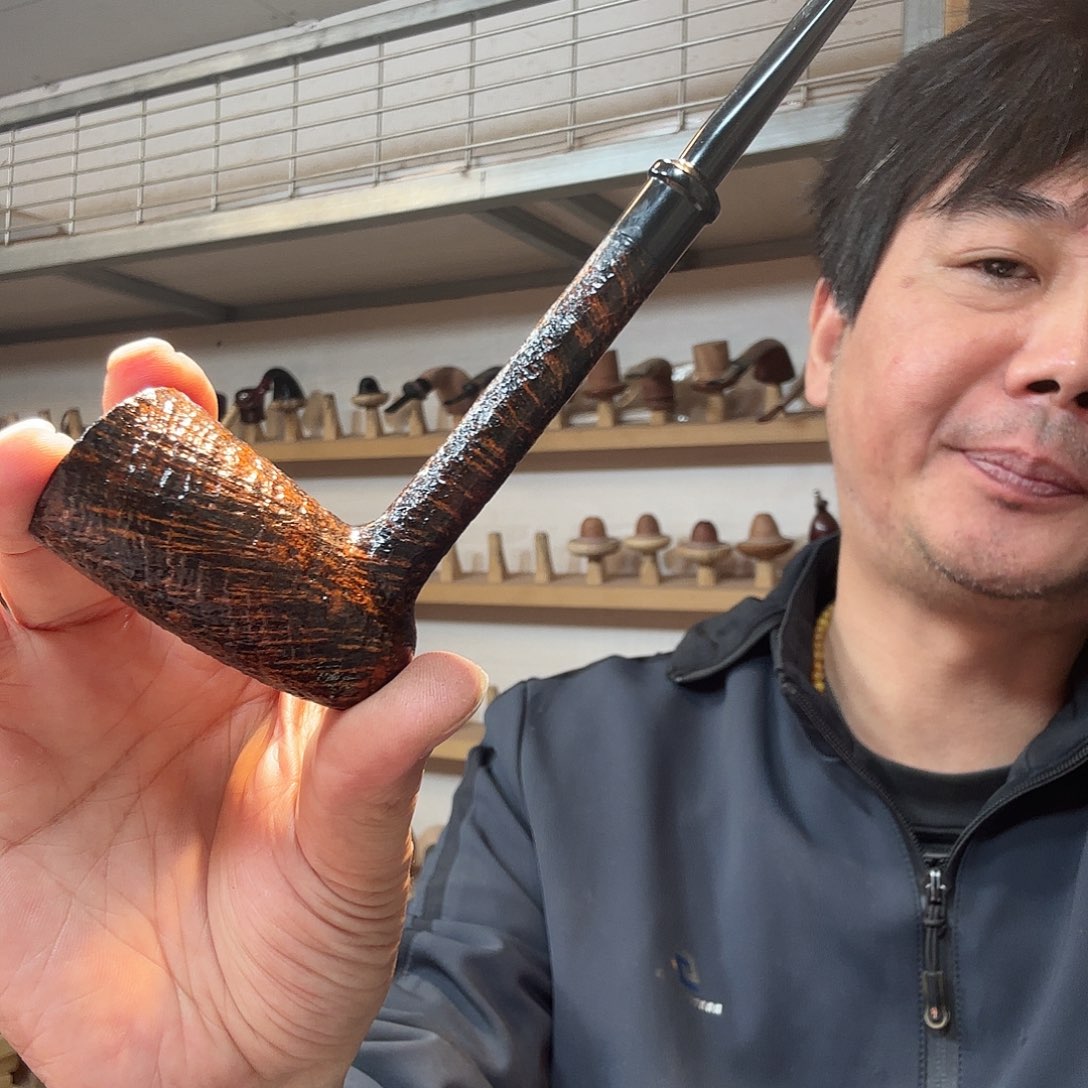 范*西焦耀烟斗一皇后