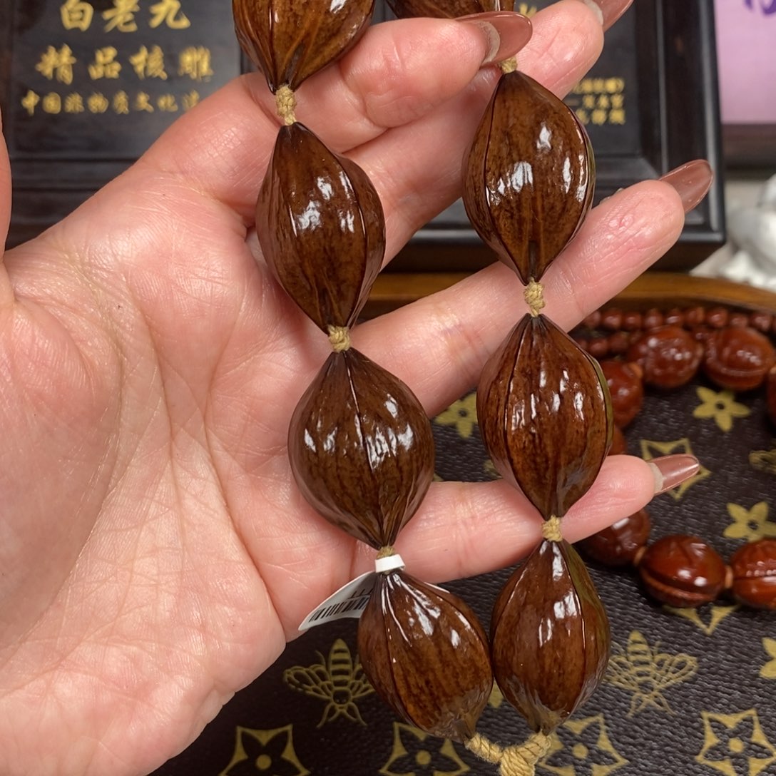 ✎***。吊坠橄榄核铁素111111