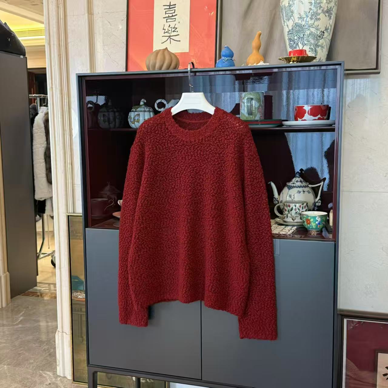 《豆豆纱》MYL 2025冬季新款83羊绒混纺针织衫圆领红色宽松针织衫
