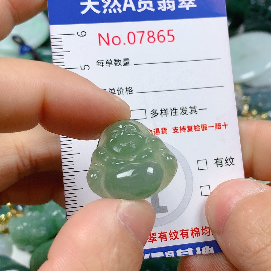 翡翠颈饰未镶嵌天然翡翠