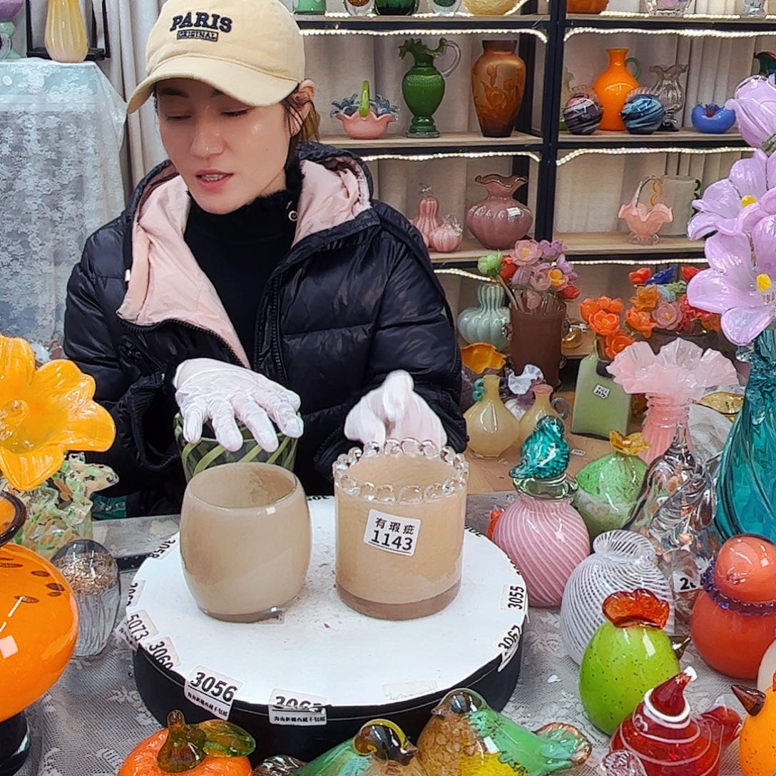 2瓶  福利家悦琉璃工艺品1143小瑕