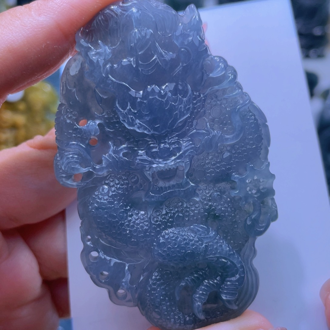 翡翠颈饰未镶嵌初**到