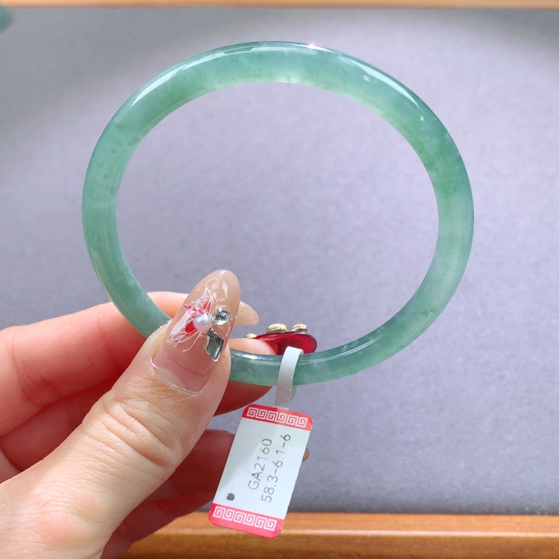 翡翠手镯未镶嵌天然翡翠手镯叮当镯