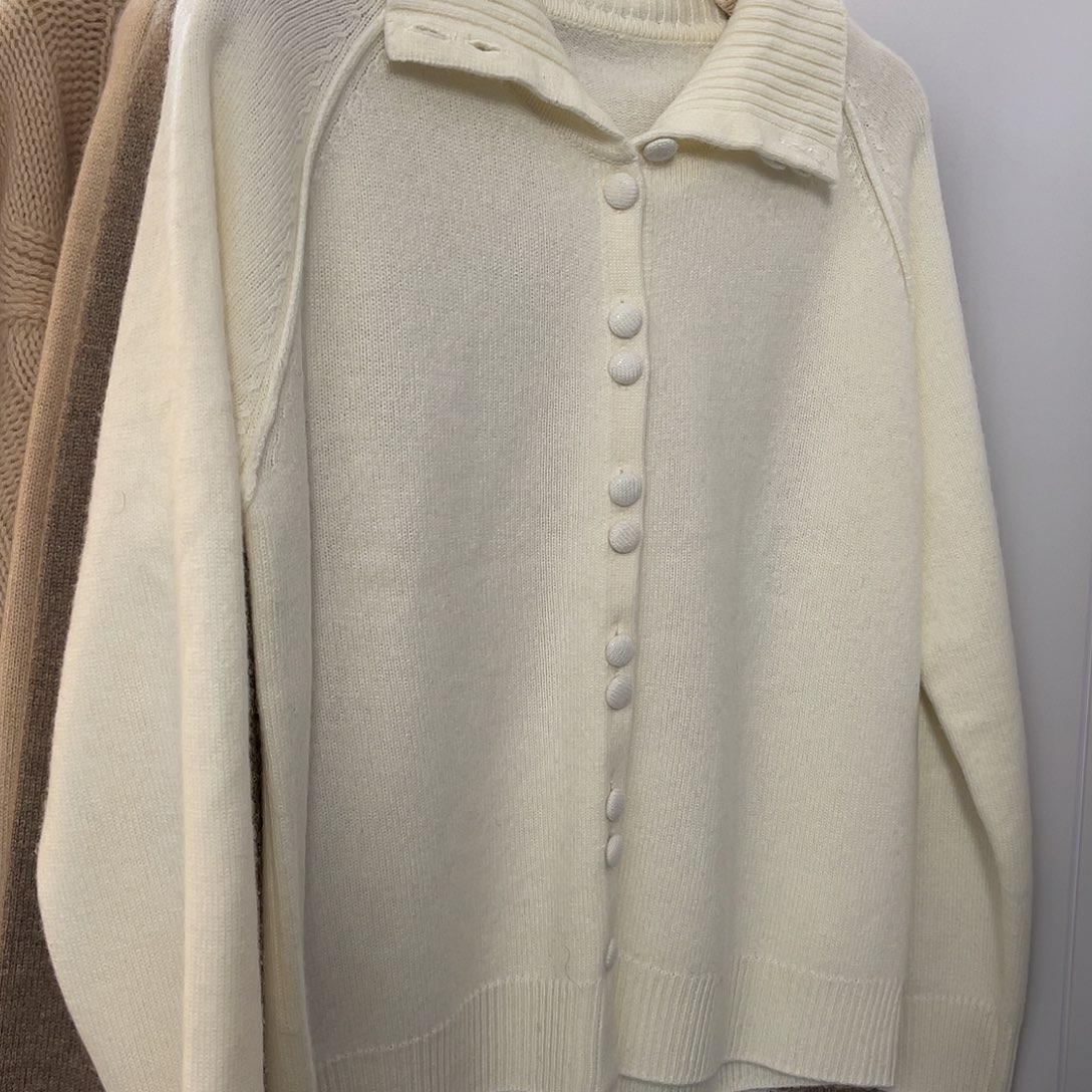 包扣 高领 羊绒 开衫