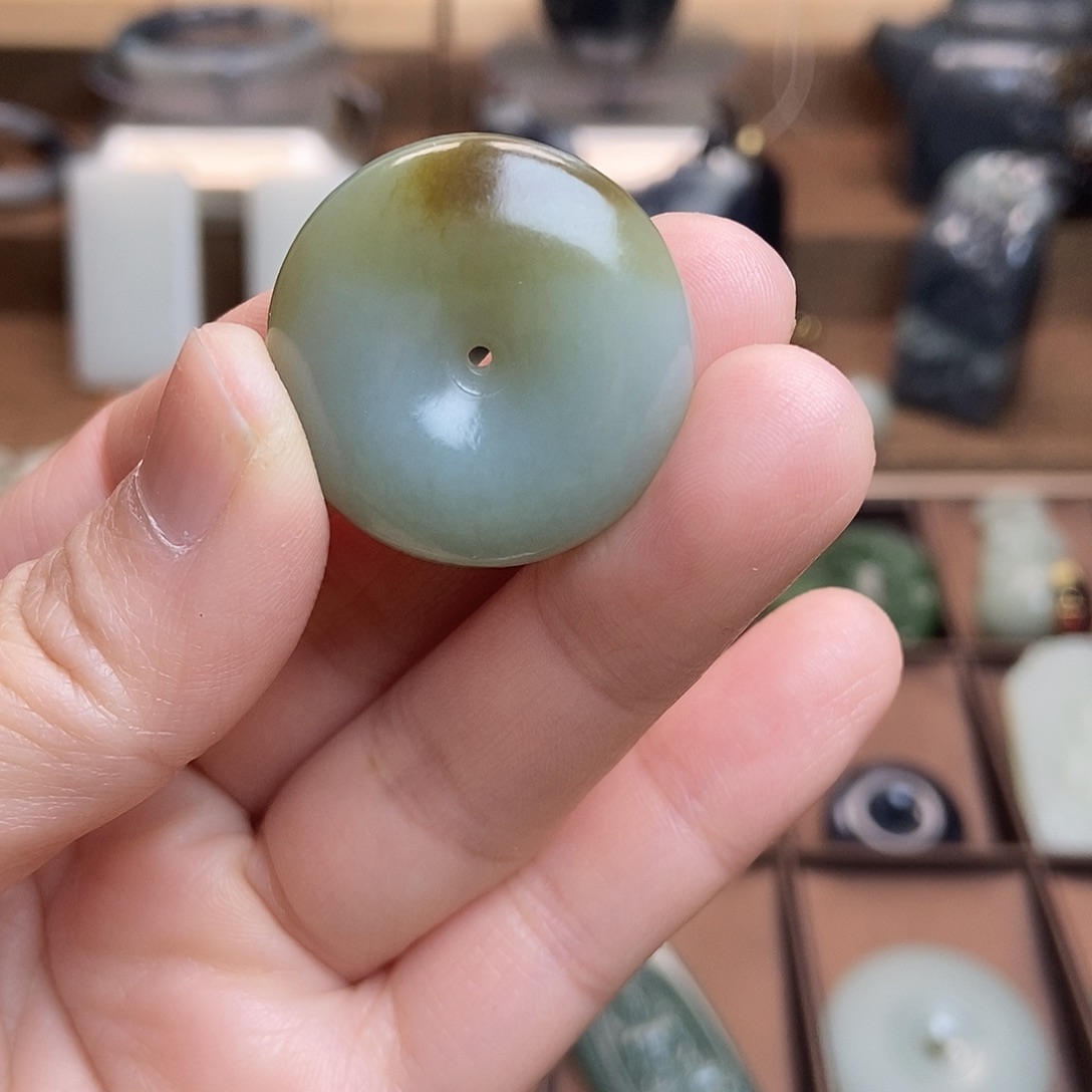 和田玉（糖玉）颈饰未镶嵌