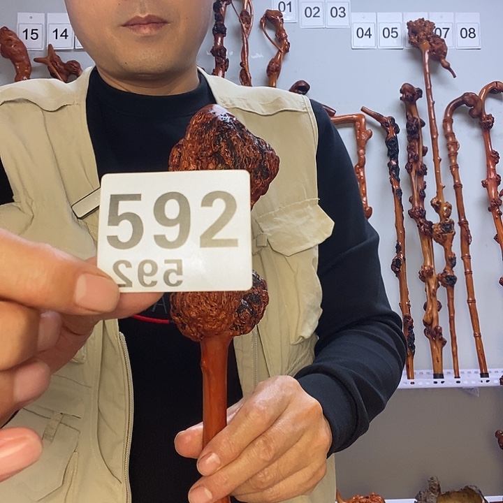 张***浩大叶紫檀（黑酸枝木类）