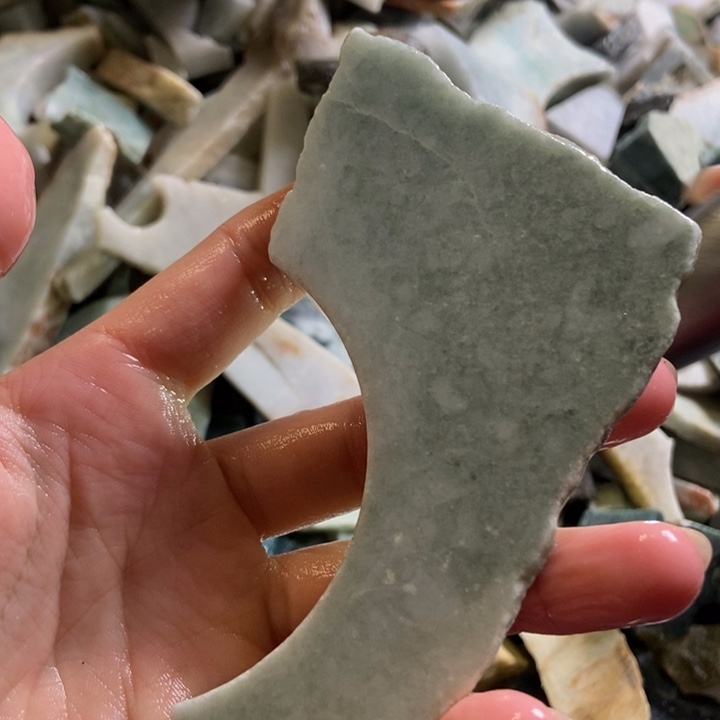 翡翠颈饰未镶嵌天然翡翠