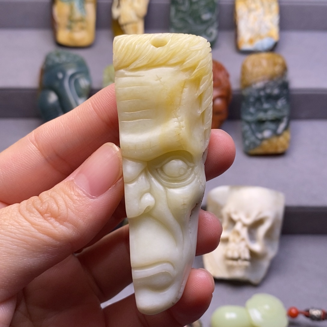 岫玉未镶嵌颈饰挂件