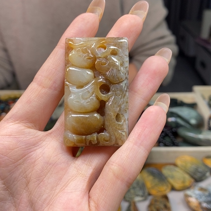 岫岩河磨玉（透闪石质玉）颈饰未镶嵌